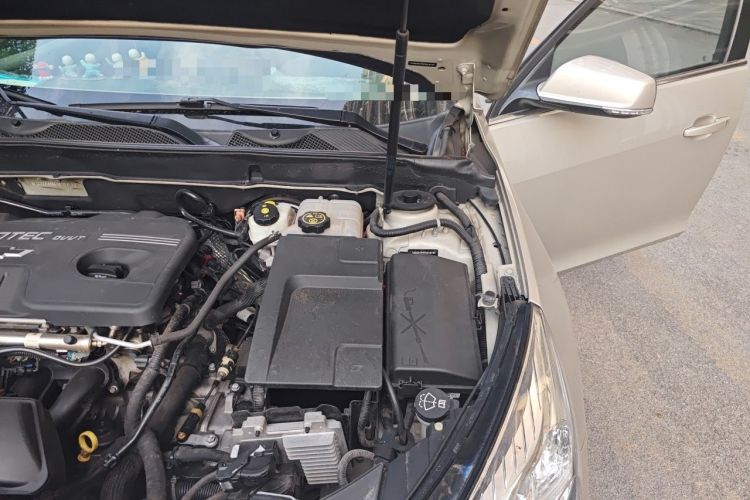 Used Chevrolet Malibu 2014 2.0L Automatic Comfort Edition Engine Bay Left