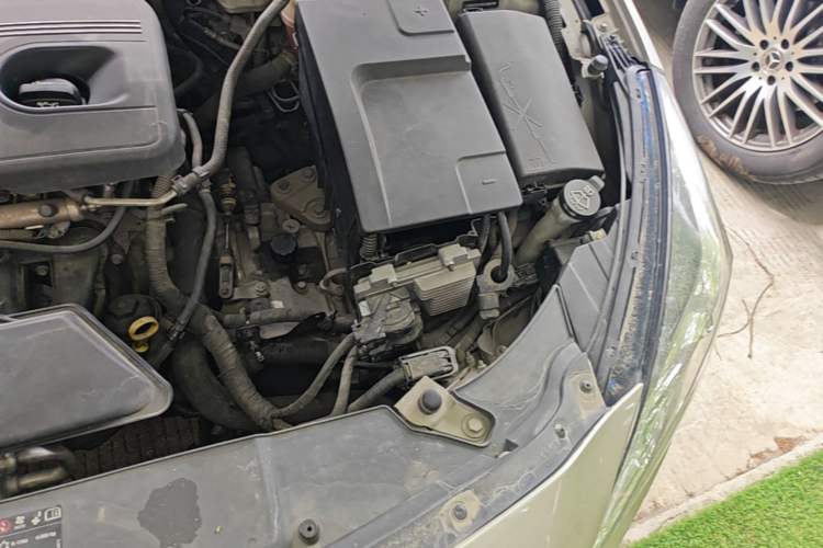 Used Chevrolet Malibu 2014 2.0L Automatic Luxury Edition Engine Bay Left
