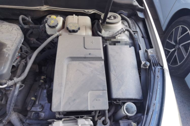 Used Chevrolet Malibu 2014 2.0L Automatic Luxury Edition Engine Bay Left
