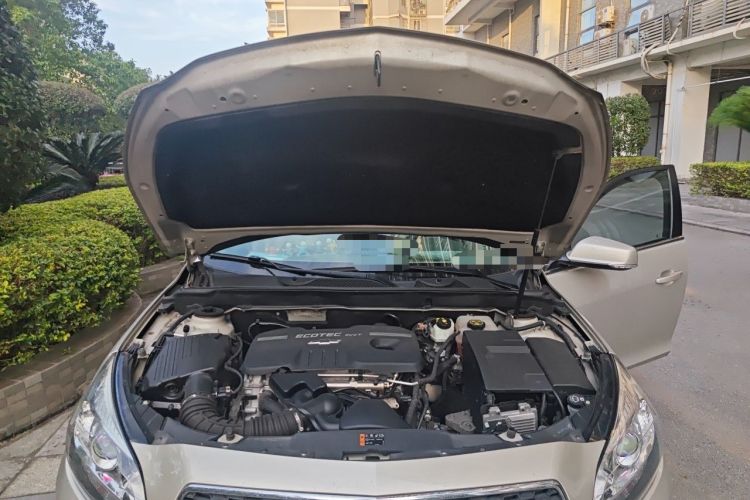 Used Chevrolet Malibu 2014 2.0L Automatic Comfort Edition Engine Bay