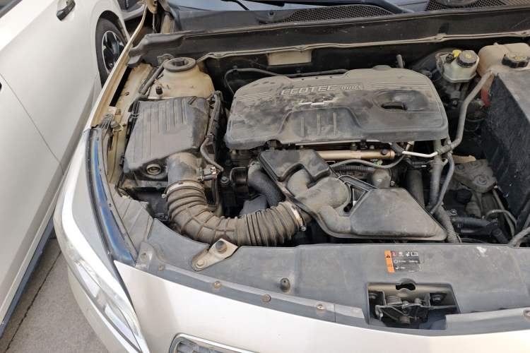 Used Chevrolet Malibu 2014 2.0L Automatic Luxury Edition Engine Bay Right