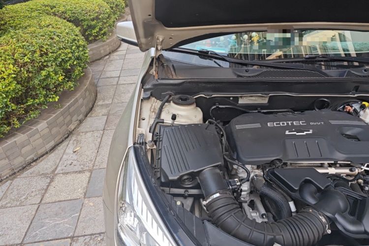 Used Chevrolet Malibu 2014 2.0L Automatic Comfort Edition Engine Bay Right