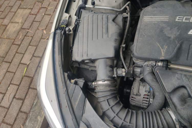 Used Chevrolet Malibu 2014 2.0L Automatic Luxury Edition Engine Bay Right