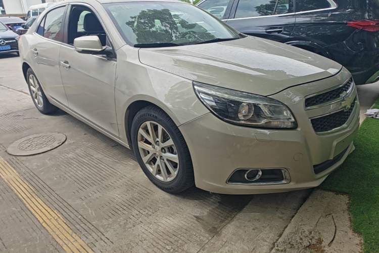 Used Chevrolet Malibu 2014 2.0L Automatic Luxury Edition Front Right 45 Deg