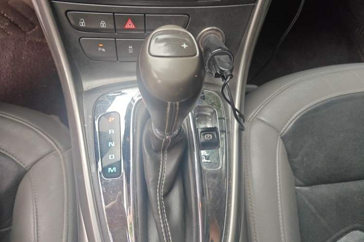 Used Chevrolet Malibu 2014 2.4L Automatic Luxury Edition Gear Lever