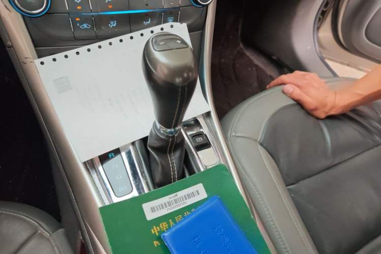 Used Chevrolet Malibu 2014 2.0L Automatic Luxury Edition Gear Lever
