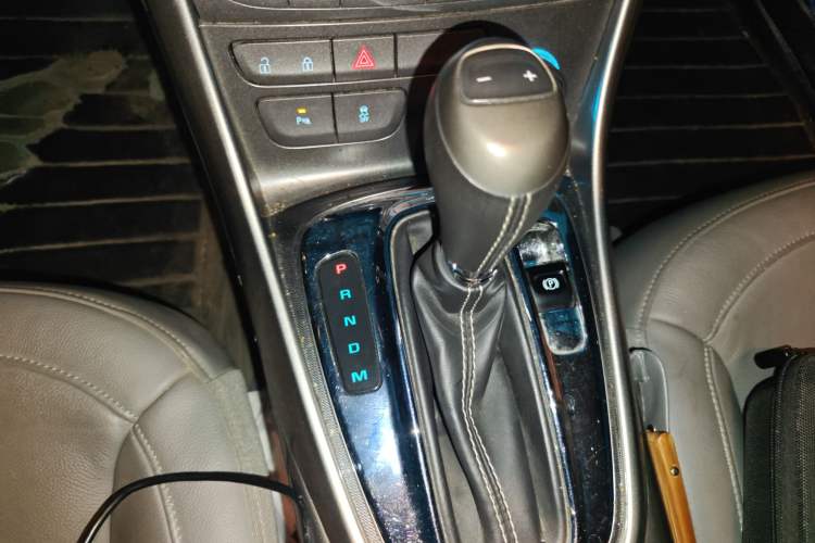 Used Chevrolet Malibu 2014 2.0L Automatic Luxury Edition Gear Lever