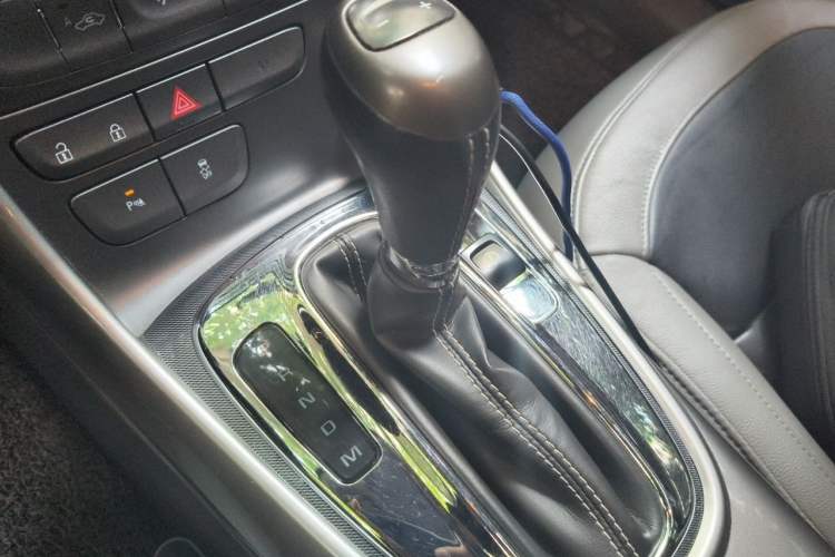Used Chevrolet Malibu 2014 2.4L Automatic Luxury Edition Gear Lever