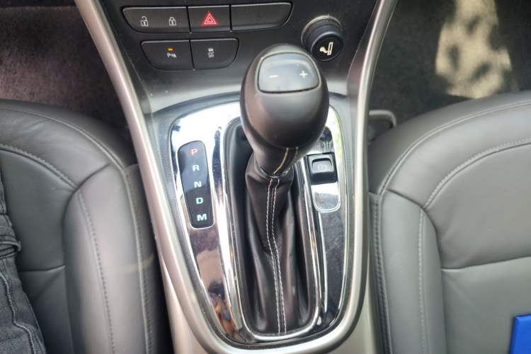 Used Chevrolet Malibu 2014 2.0L Automatic Luxury Edition Gear Lever
