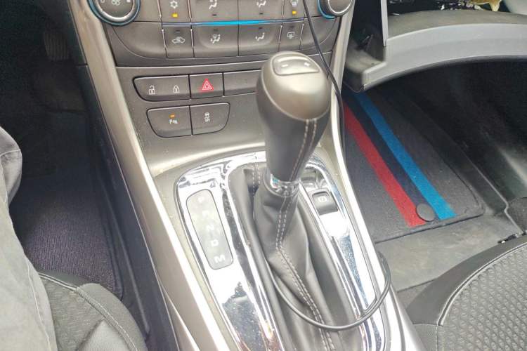 Used Chevrolet Malibu 2014 1.6T Automatic Comfort Edition Gear Lever