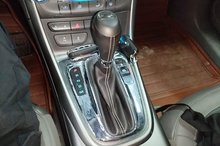 Used Chevrolet Malibu 2014 2.0L Automatic Luxury Edition Gear Lever