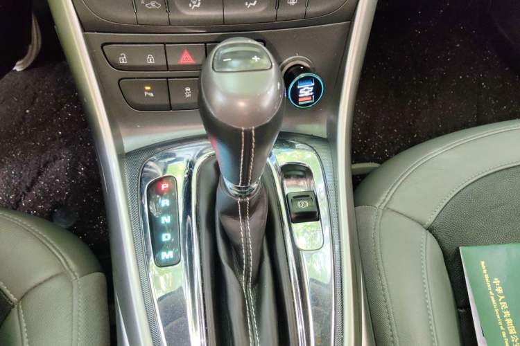 Used Chevrolet Malibu 2014 2.4L Automatic Luxury Edition Gear Lever