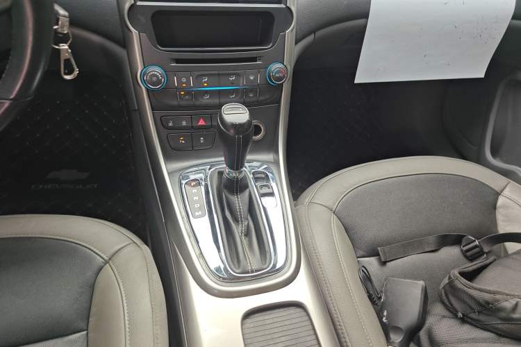 Used Chevrolet Malibu 2014 2.0L Automatic Luxury Edition Gear Lever