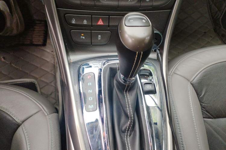 Used Chevrolet Malibu 2014 2.4L Automatic Luxury Edition Gear Lever