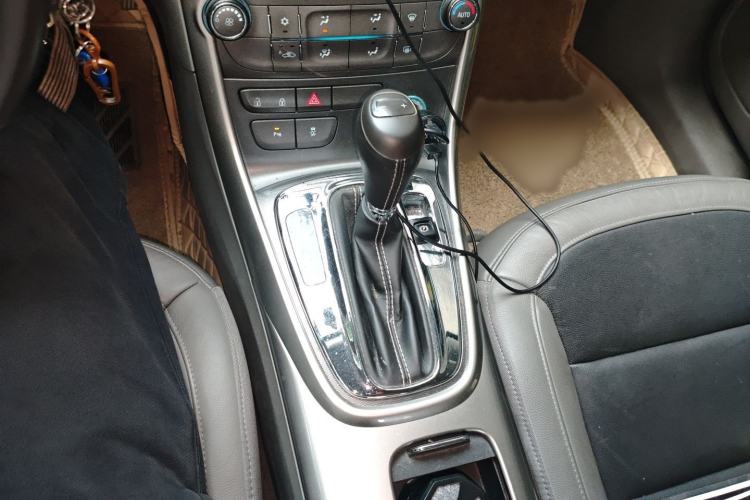 Used Chevrolet Malibu 2014 2.4L Automatic Luxury Edition Gear Lever