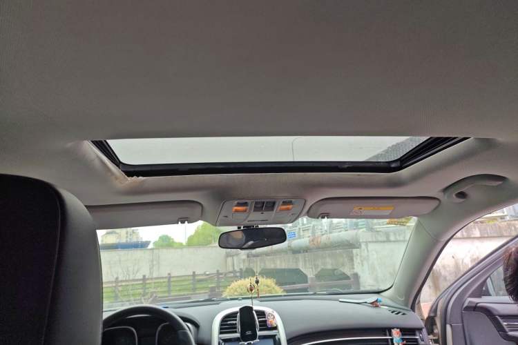 Used Chevrolet Malibu 2014 1.6T Automatic Comfort Edition Headliner