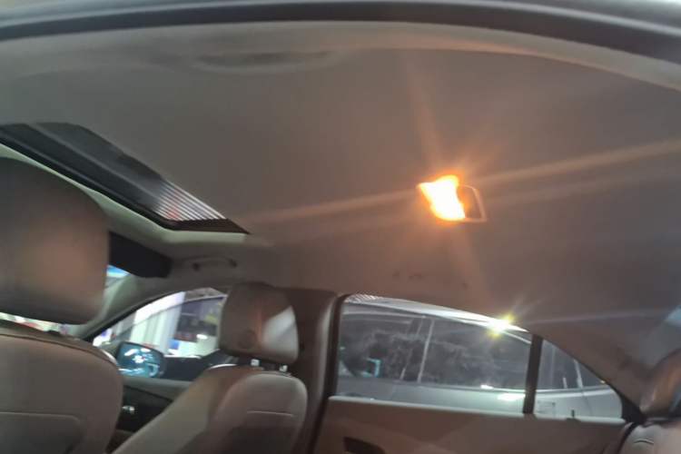 Used Chevrolet Malibu 2014 2.0L Automatic Luxury Edition Headliner