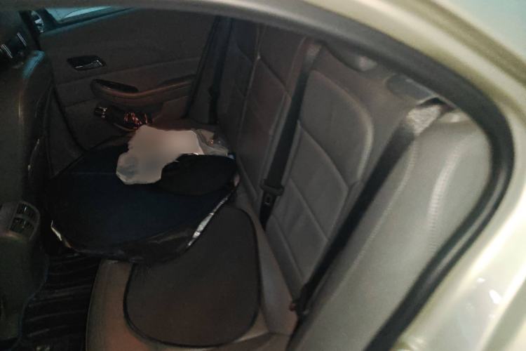 Used Chevrolet Malibu 2014 2.0L Automatic Luxury Edition Interior 4
