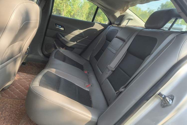 Used Chevrolet Malibu 2014 2.0L Automatic Luxury Edition Interior 4