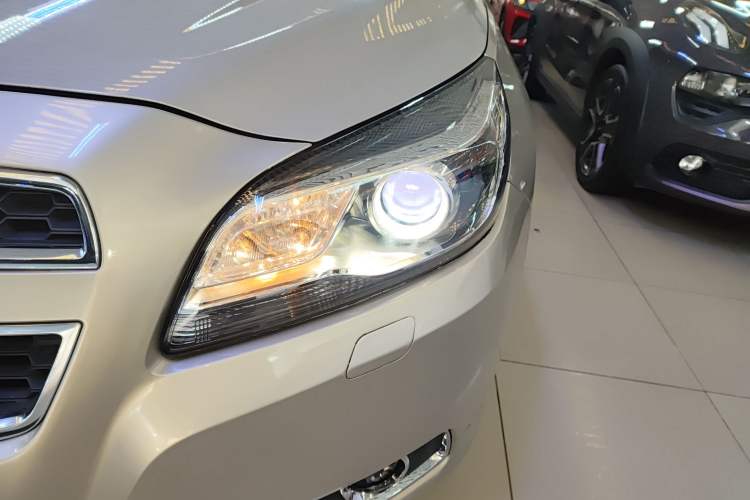 Used Chevrolet Malibu 2014 2.0L Automatic Luxury Edition Left Front Headlight