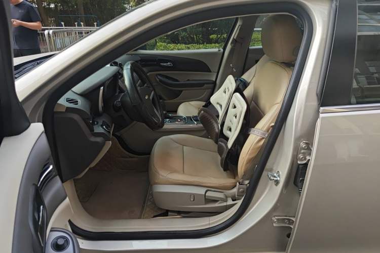 Used Chevrolet Malibu 2014 2.0L Automatic Comfort Edition Left Front Seat