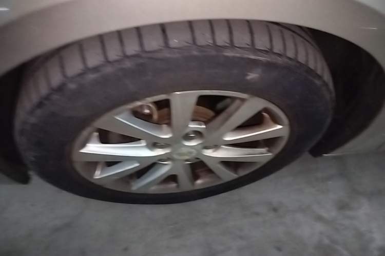 Used Chevrolet Malibu 2014 2.0L Automatic Luxury Edition Left Front Wheel Hub
