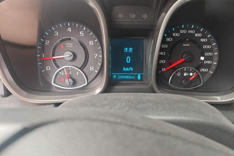 Used Chevrolet Malibu 2014 2.4L Automatic Luxury Edition Odometer Close Up