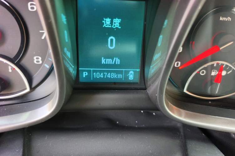 Used Chevrolet Malibu 2014 2.4L Automatic Luxury Edition Odometer Close Up