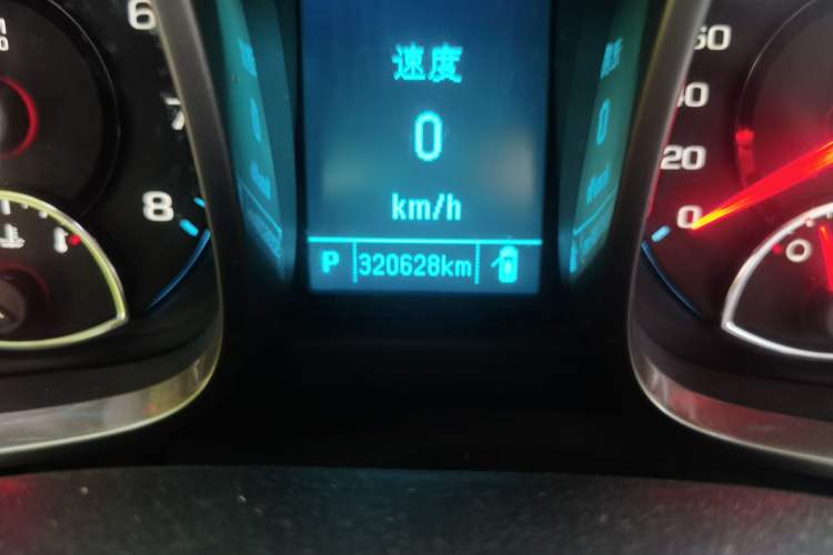 Used Chevrolet Malibu 2014 2.4L Automatic Luxury Edition Odometer Close Up