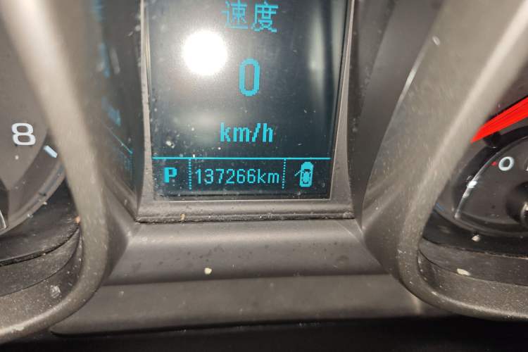 Used Chevrolet Malibu 2014 2.0L Automatic Luxury Edition Odometer Close Up