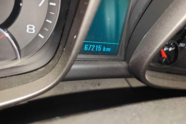 Used Chevrolet Malibu 2014 2.0L Automatic Luxury Edition Odometer Close Up
