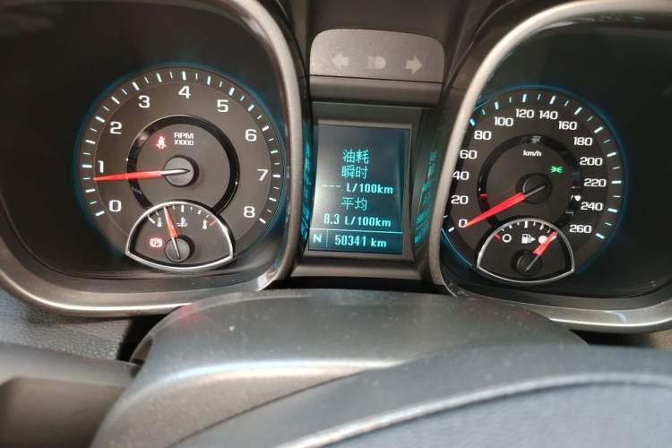 Used Chevrolet Malibu 2014 2.4L Automatic Luxury Edition Odometer Close Up