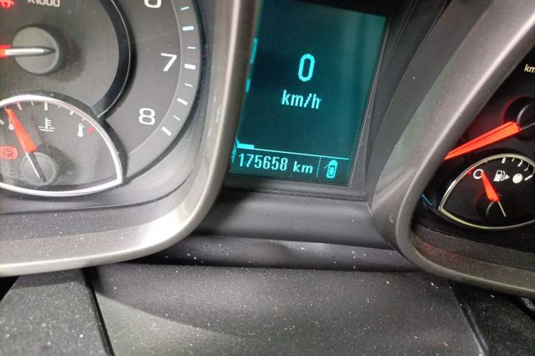 Used Chevrolet Malibu 2014 1.6T Manual Comfort Edition Odometer Close Up