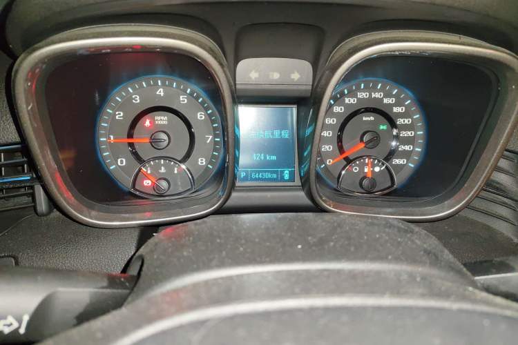 Used Chevrolet Malibu 2014 2.0L Automatic Luxury Edition Odometer Close Up