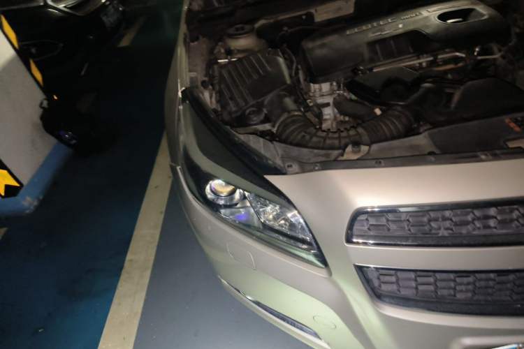 Used Chevrolet Malibu 2014 2.0L Automatic Luxury Edition Right Front Headlight