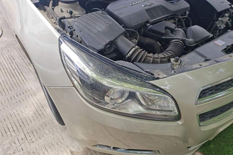 Used Chevrolet Malibu 2014 2.0L Automatic Luxury Edition Right Front Headlight