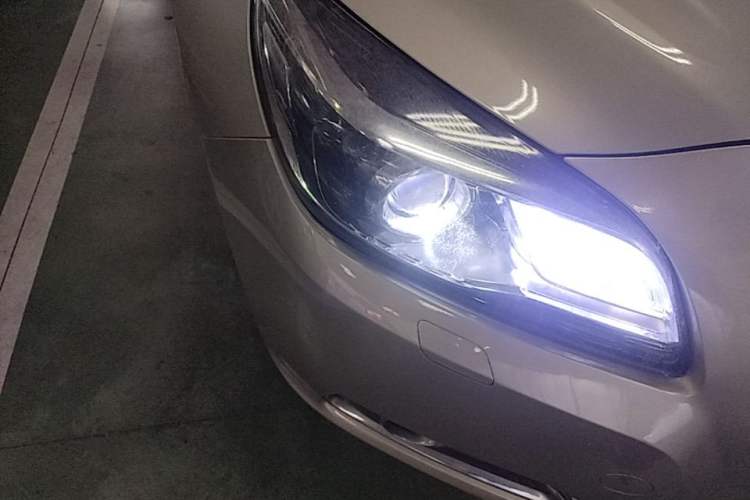 Used Chevrolet Malibu 2014 2.0L Automatic Luxury Edition Right Front Headlight