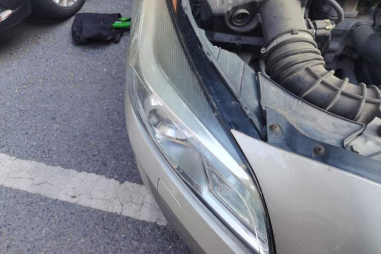 Used Chevrolet Malibu 2014 2.0L Automatic Luxury Edition Right Front Headlight