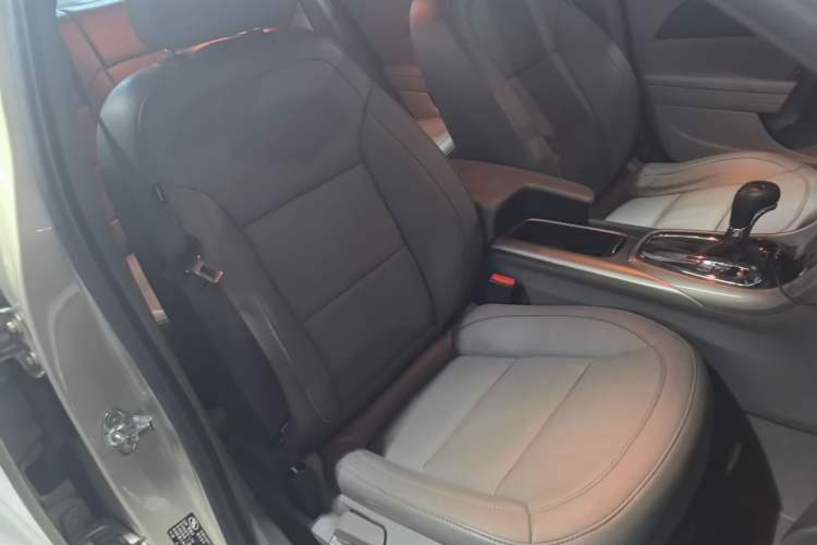 Used Chevrolet Malibu 2014 2.0L Automatic Luxury Edition Right Front Seat
