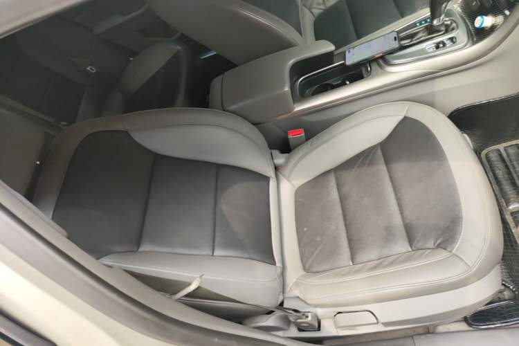 Used Chevrolet Malibu 2014 2.0L Automatic Luxury Edition Right Front Seat