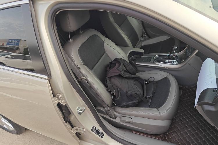 Used Chevrolet Malibu 2014 2.0L Automatic Luxury Edition Right Front Seat