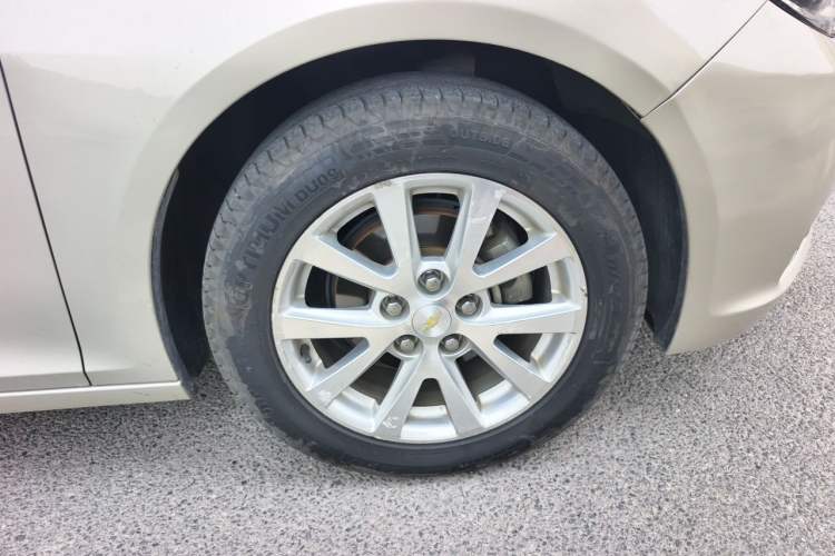 Used Chevrolet Malibu 2014 2.4L Automatic Luxury Edition Right Front Wheel Hub