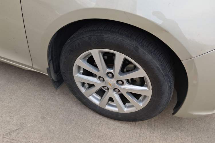 Used Chevrolet Malibu 2014 2.0L Automatic Luxury Edition Right Front Wheel Hub