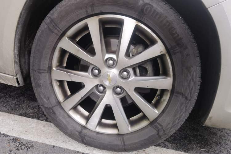Used Chevrolet Malibu 2014 2.4L Automatic Luxury Edition Right Front Wheel Hub