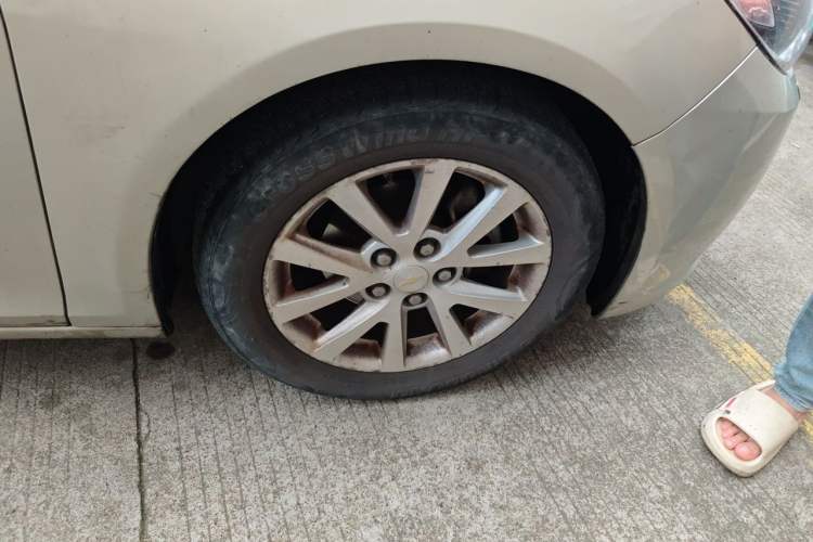 Used Chevrolet Malibu 2014 2.0L Automatic Luxury Edition Right Front Wheel Hub