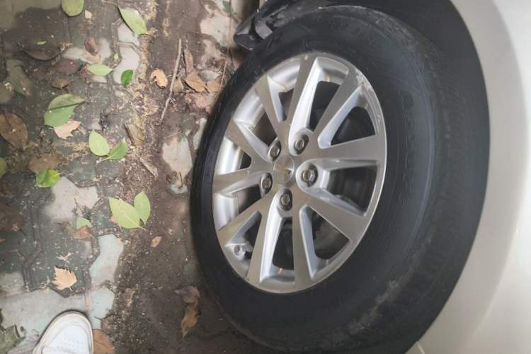 Used Chevrolet Malibu 2014 2.4L Automatic Luxury Edition Right Front Wheel Hub
