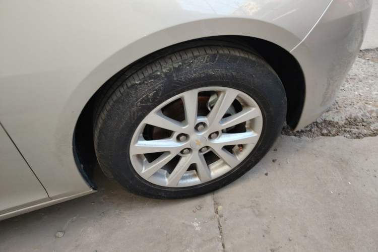 Used Chevrolet Malibu 2014 2.4L Automatic Luxury Edition Right Front Wheel Hub