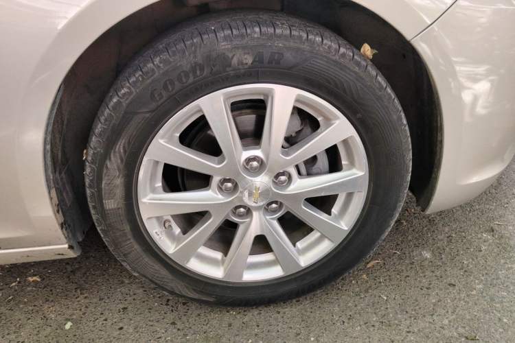 Used Chevrolet Malibu 2014 2.4L Automatic Luxury Edition Right Front Wheel Hub