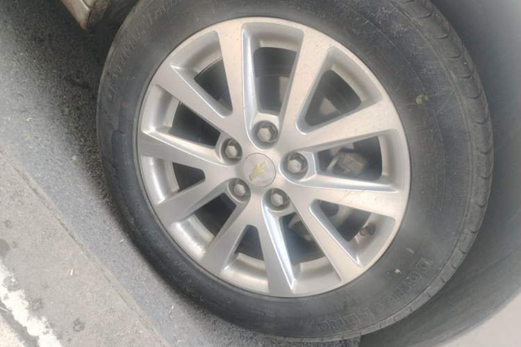 Used Chevrolet Malibu 2014 2.4L Automatic Luxury Edition Right Front Wheel Hub