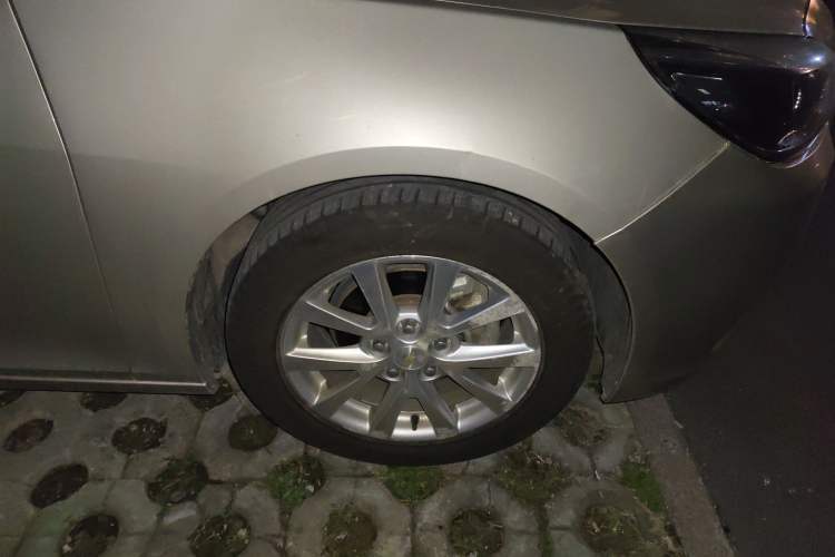 Used Chevrolet Malibu 2014 2.0L Automatic Luxury Edition Right Front Wheel Hub